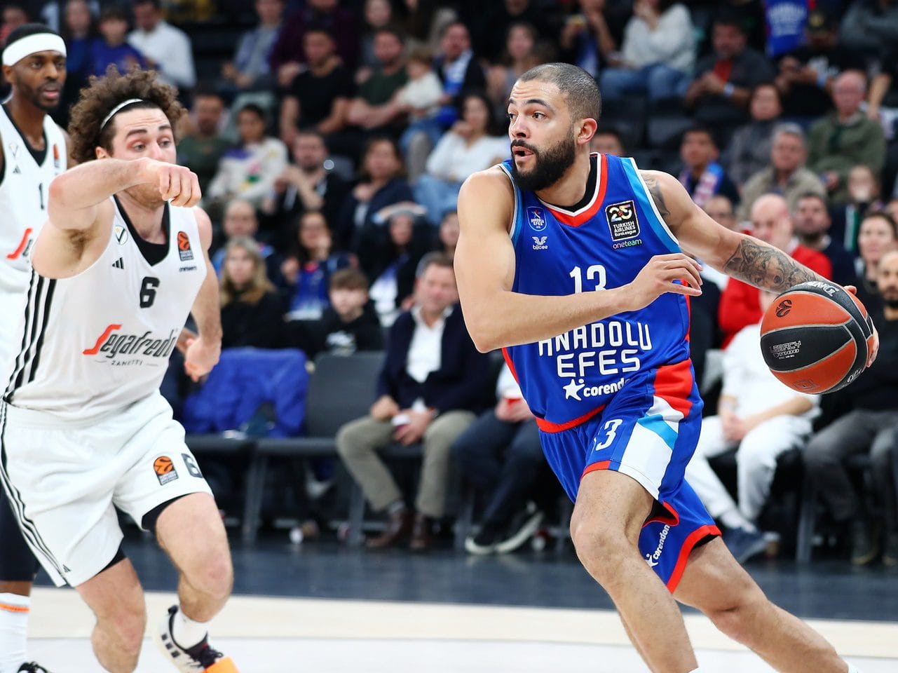 Anadolu Efes – Virtus Bologna
