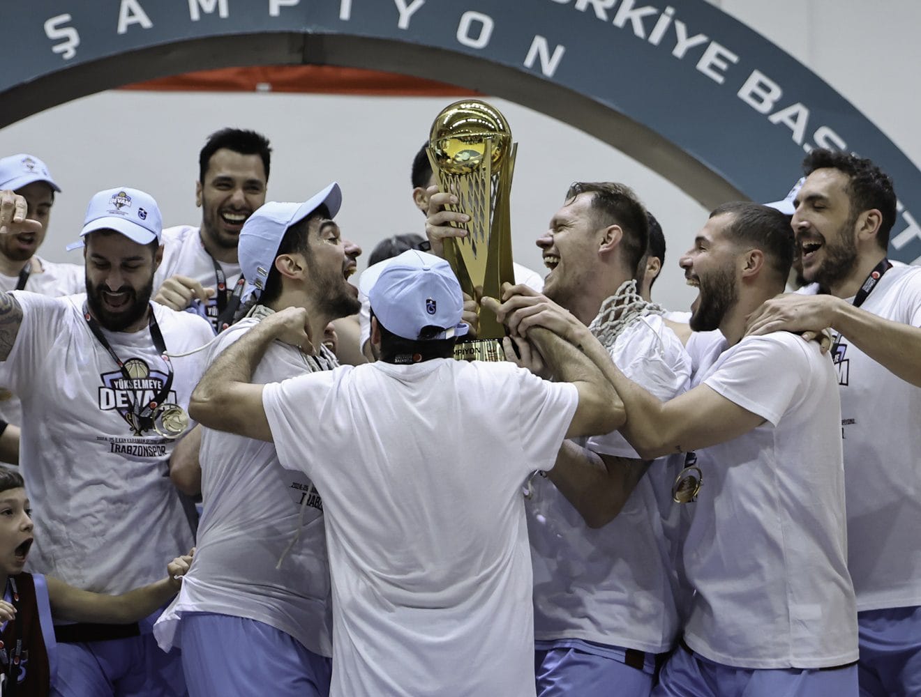 Trabzonspor Basketbol-TBL şampiyonu-kupa töreni-2025