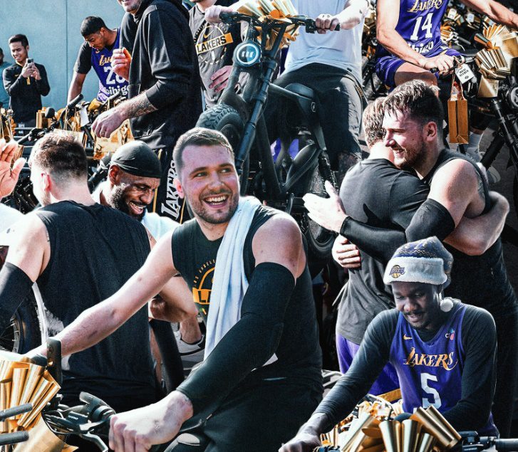 Doncic'ten Lakers Çalışanlarına Ve Takıma 103 Elektrikli Bisiklet