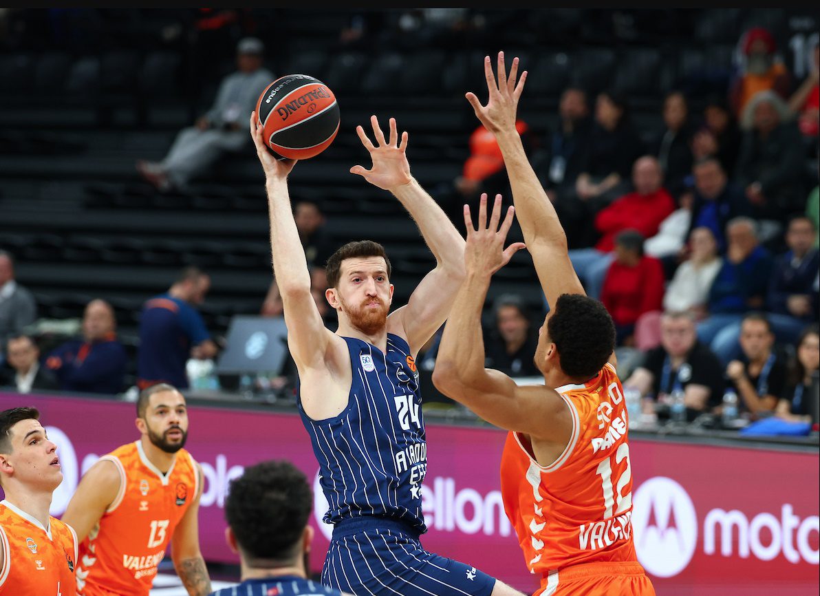 438