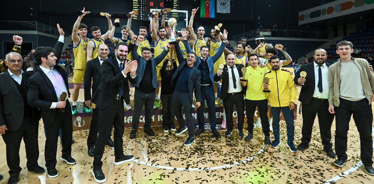 Halil Atlı Azerbaycan Kupası'nı Kaldırdı