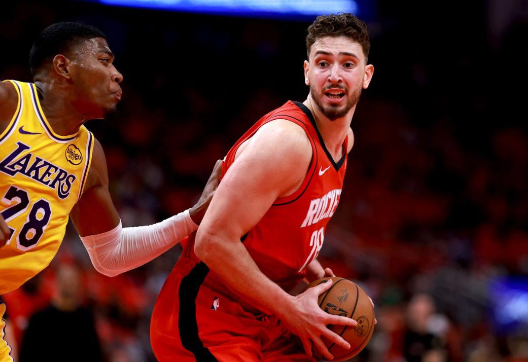 Lakers Edge Houston in Thrilling Finish — Basketball’s Final Moments Decide the Game