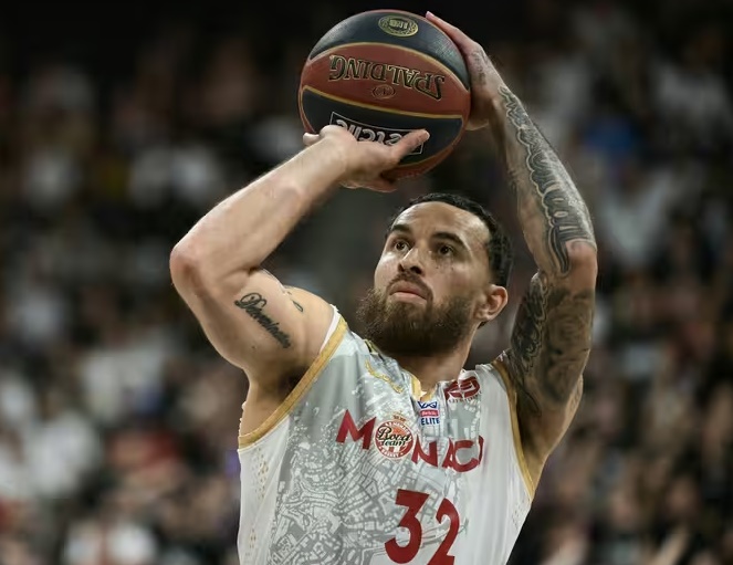 Mike James Sürpriz Yaptı, Monaco Şampiyon Oldu Mike James Sürpriz Yaptı, Monaco Şampiyon Oldu