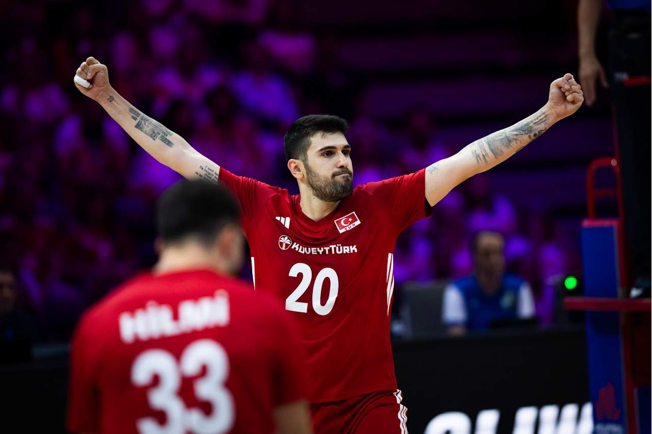 Arjantin 2-0... Türkiye 3-2 (Filenin Efeleri'nden Muhteşem Geri Dönüş)