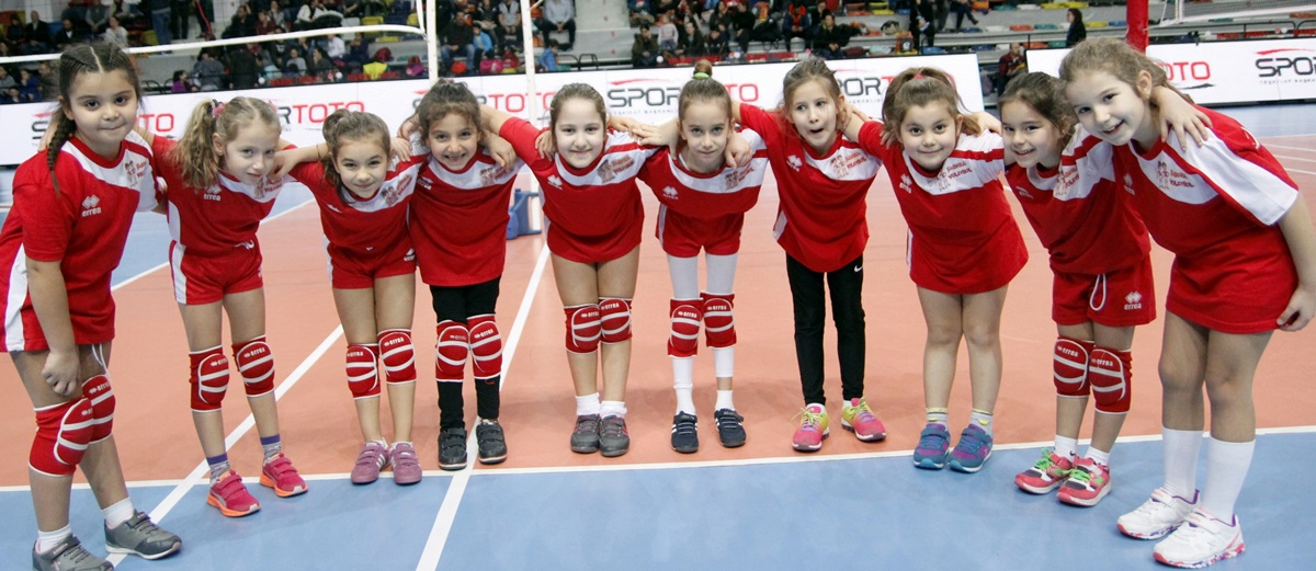Biz Voleybol Ülkesiyiz 2 (Naci Özonay) Biz Voleybol Ülkesiyiz 2 (Naci Özonay)